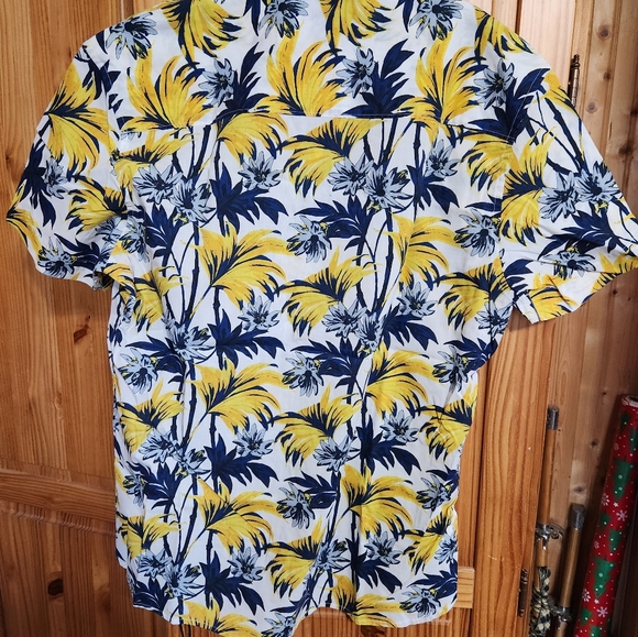 Men's Tropical Yellow and Blue Shirt - Picture 7 of 7
